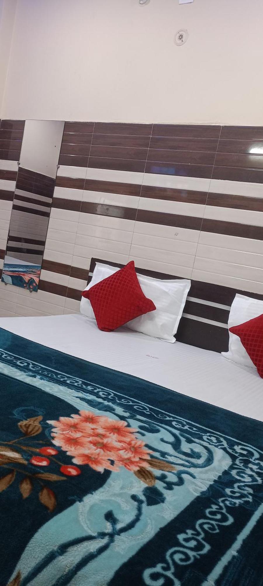 New Gayatri Palace Near Prem Mandir Vrindavan Luaran gambar
