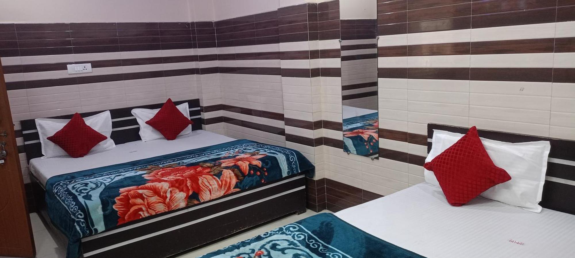 New Gayatri Palace Near Prem Mandir Vrindavan Luaran gambar
