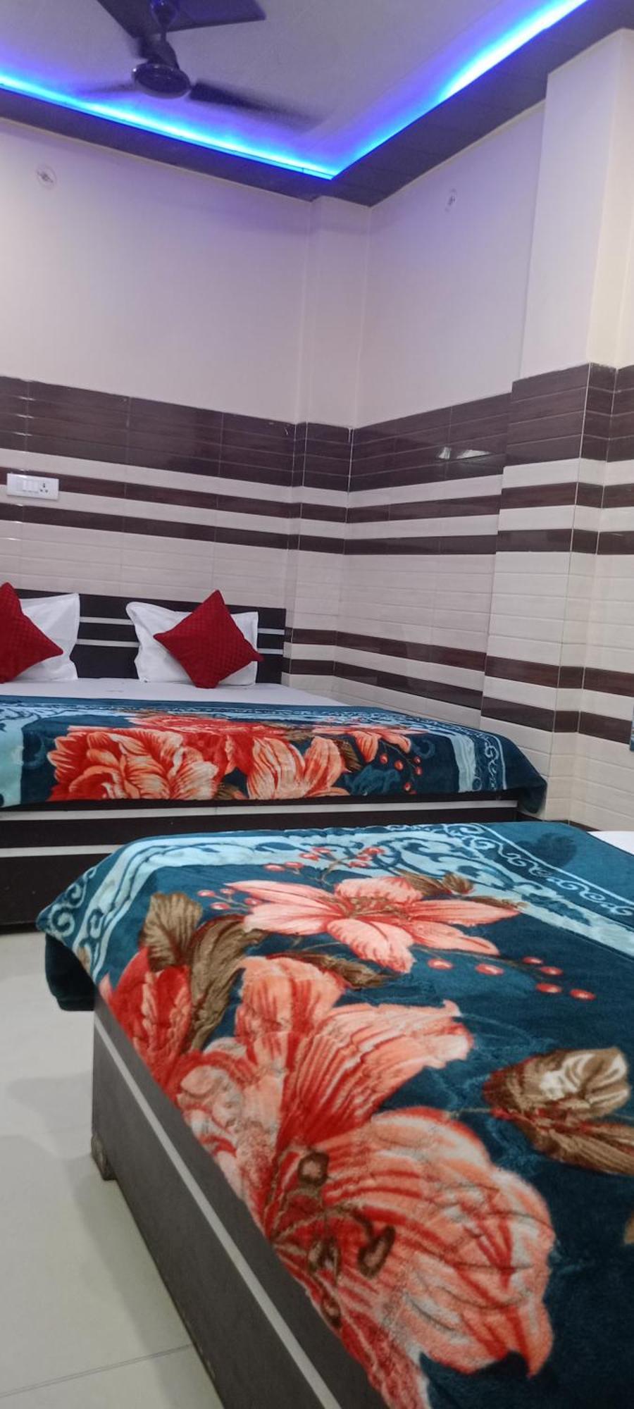 New Gayatri Palace Near Prem Mandir Vrindavan Luaran gambar