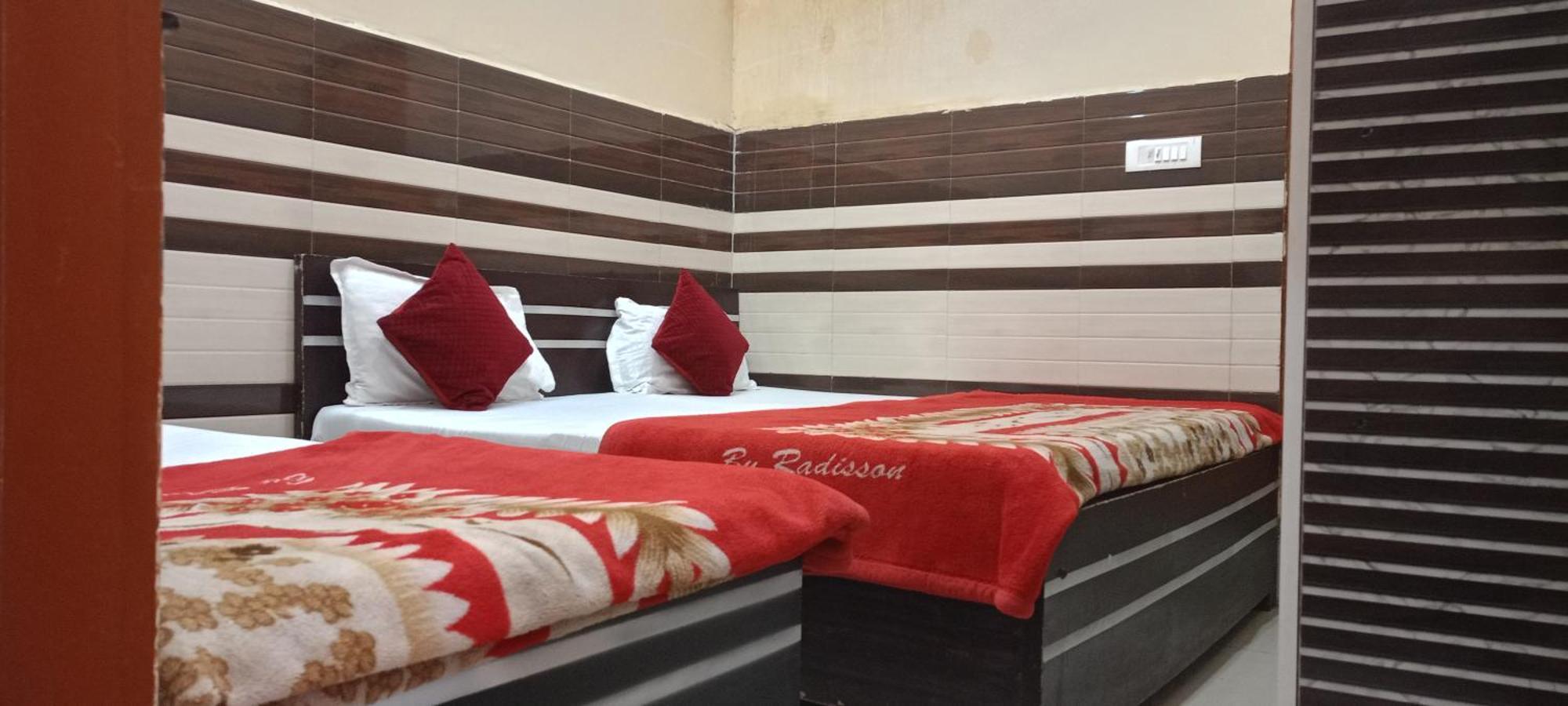 New Gayatri Palace Near Prem Mandir Vrindavan Luaran gambar