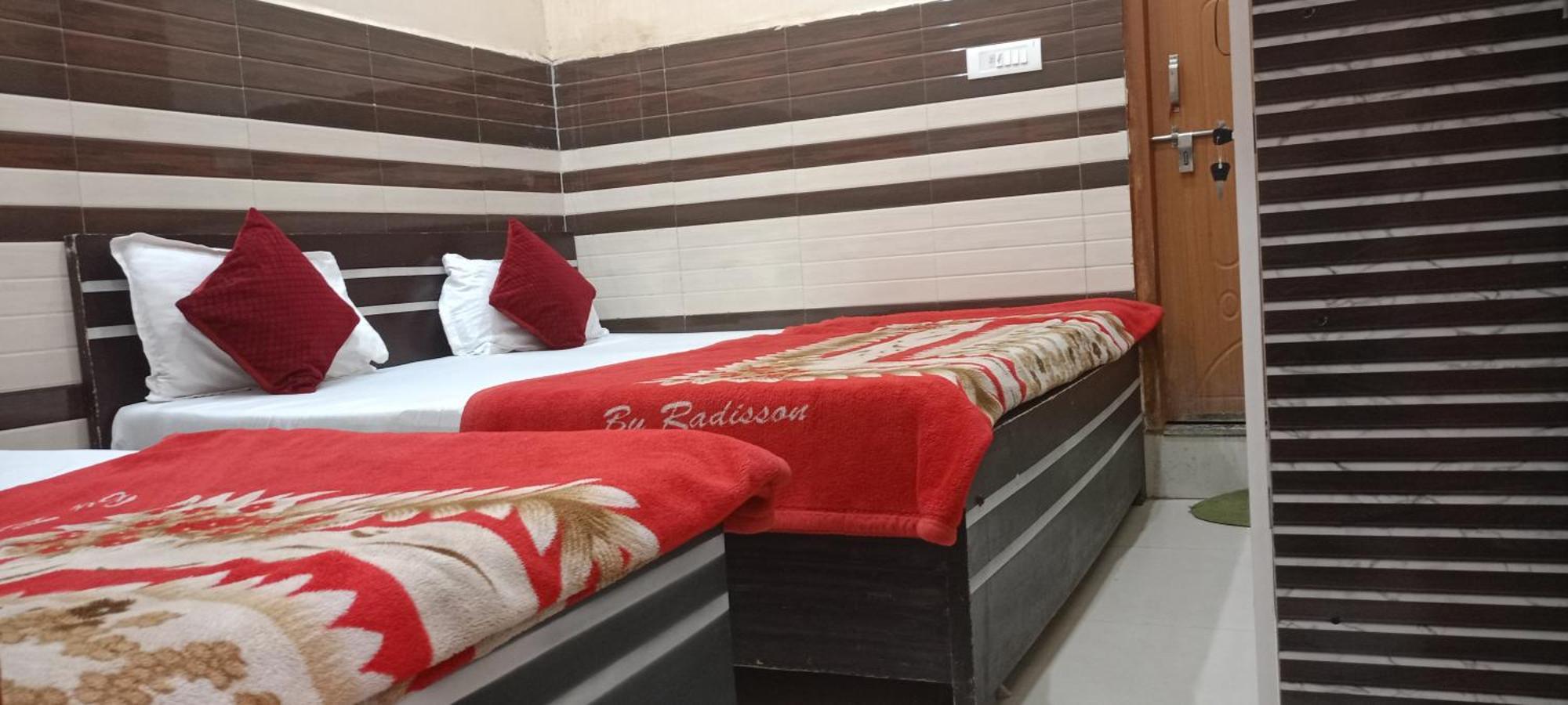 New Gayatri Palace Near Prem Mandir Vrindavan Luaran gambar