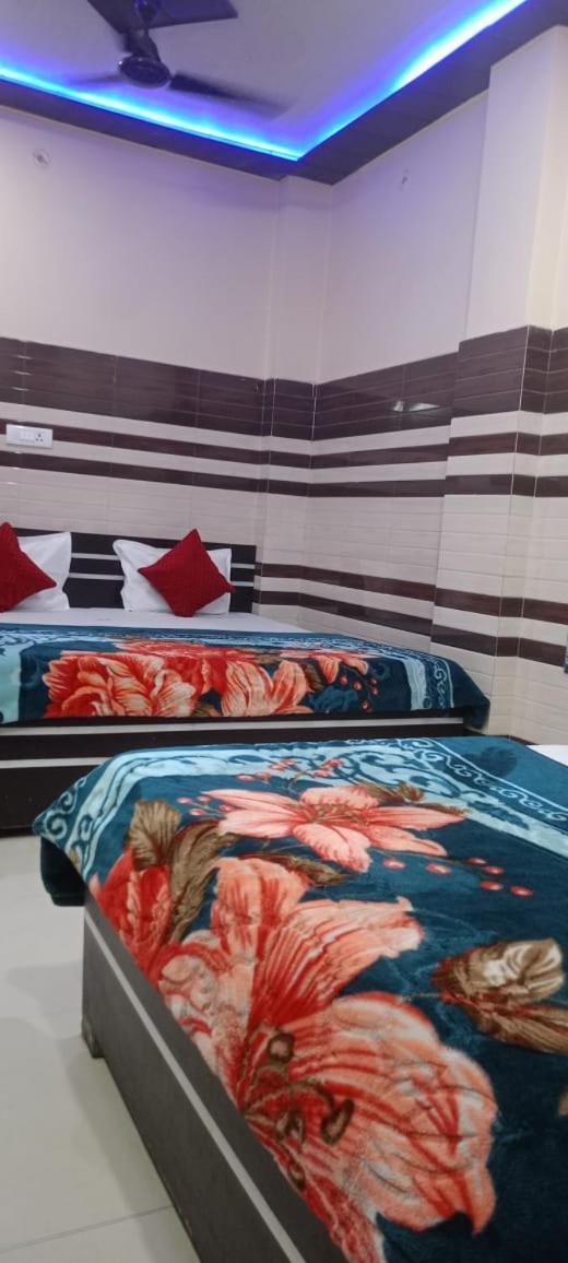 New Gayatri Palace Near Prem Mandir Vrindavan Luaran gambar